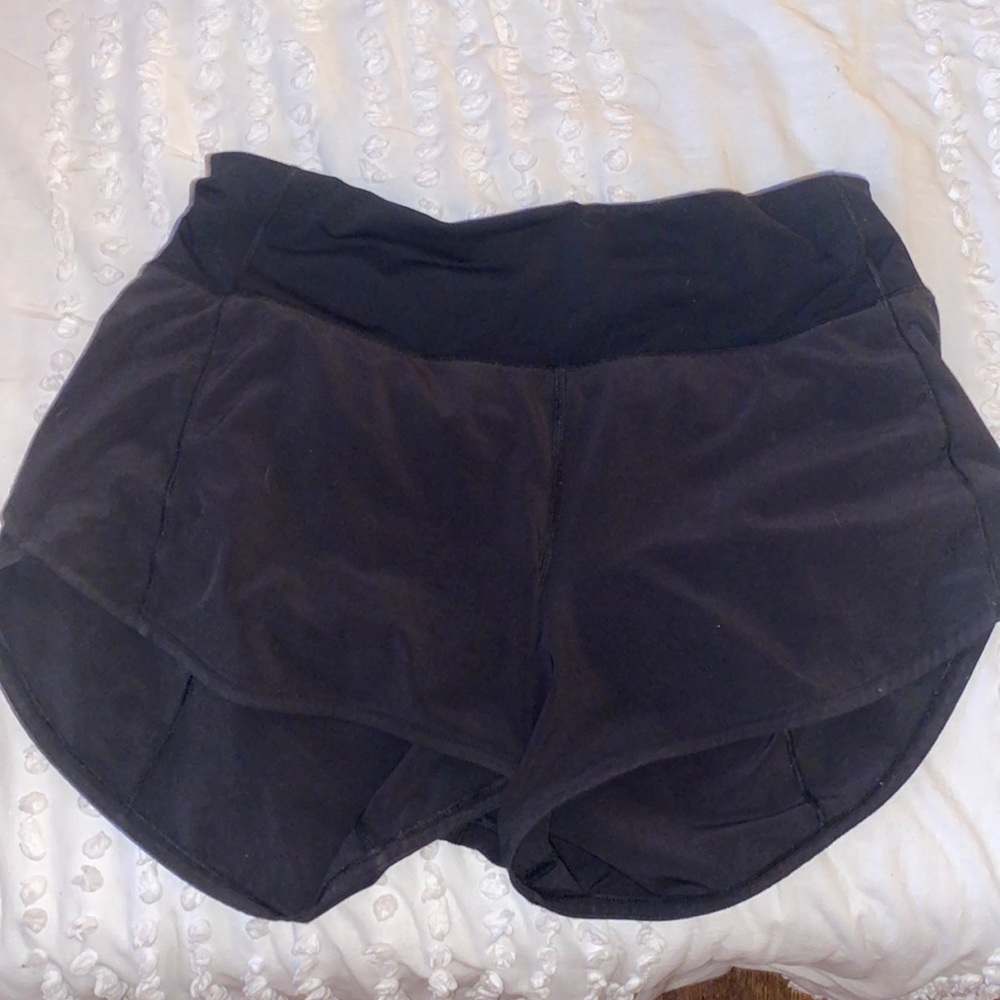 Lululemon shorts size 6 4 inch